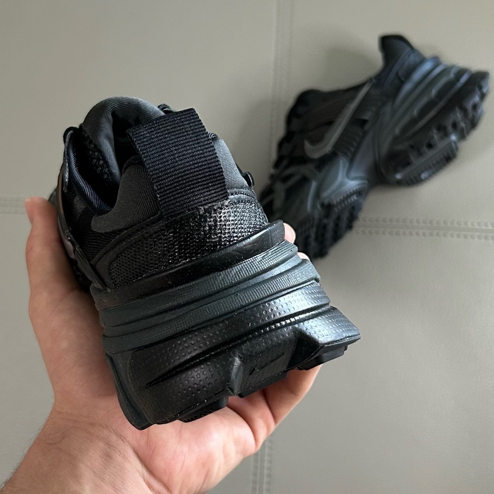 WMNS SIZING NIKE V2K RUN BLACK ANTHRACITE - Picture 3 of 3